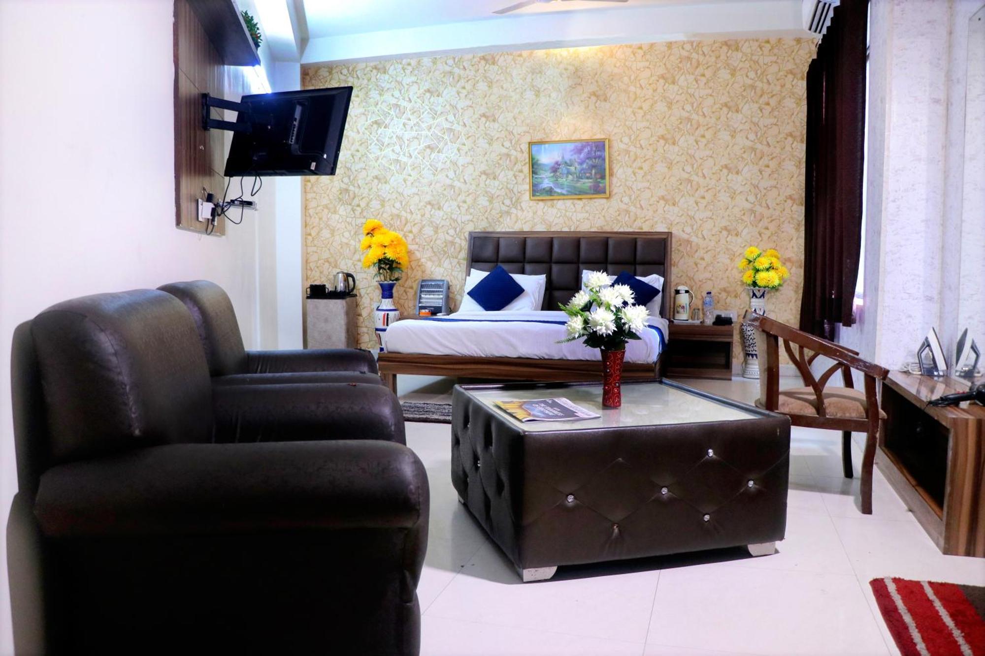 Hotel Panache Матура Екстериор снимка