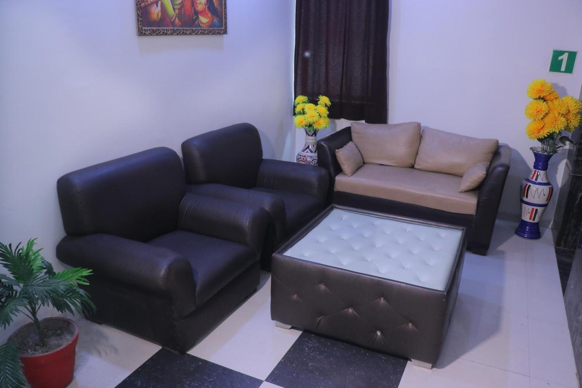 Hotel Panache Матура Екстериор снимка