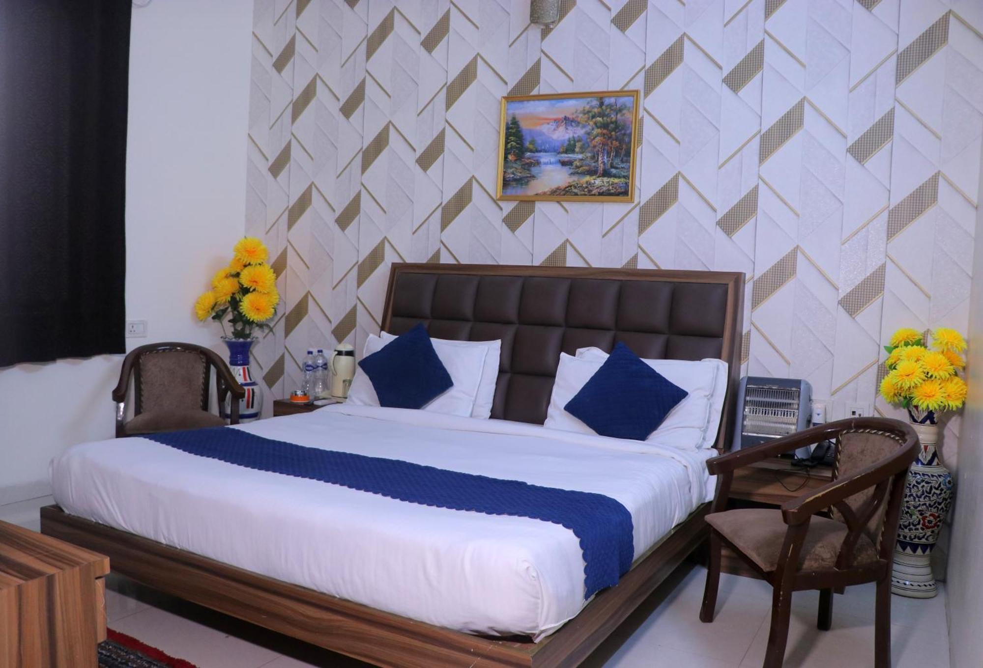 Hotel Panache Матура Екстериор снимка