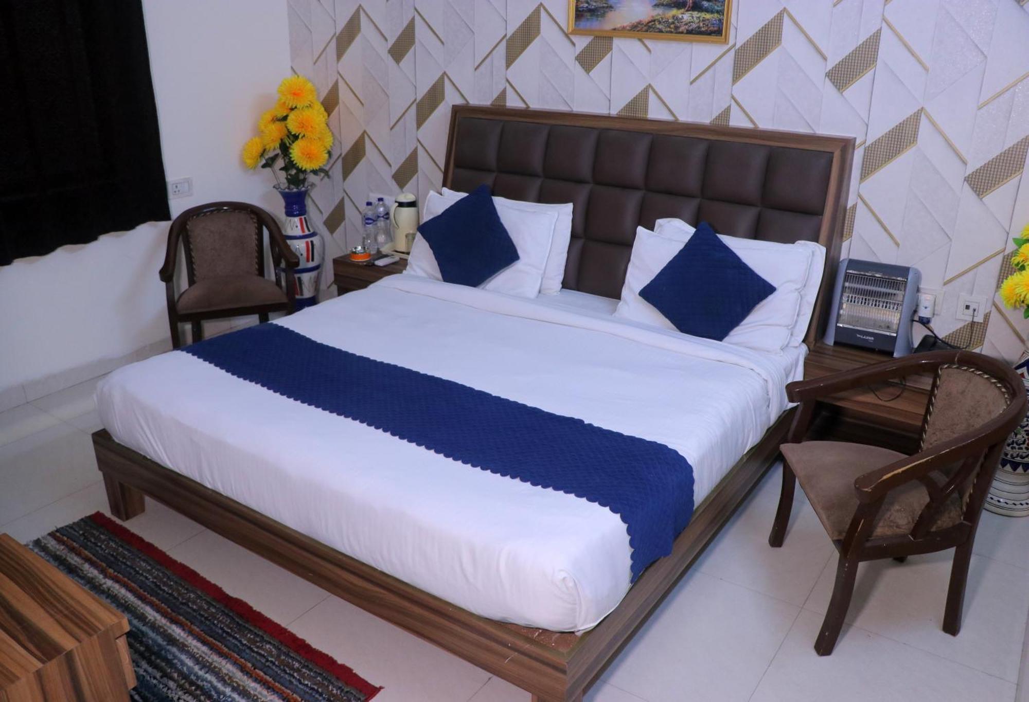 Hotel Panache Матура Екстериор снимка