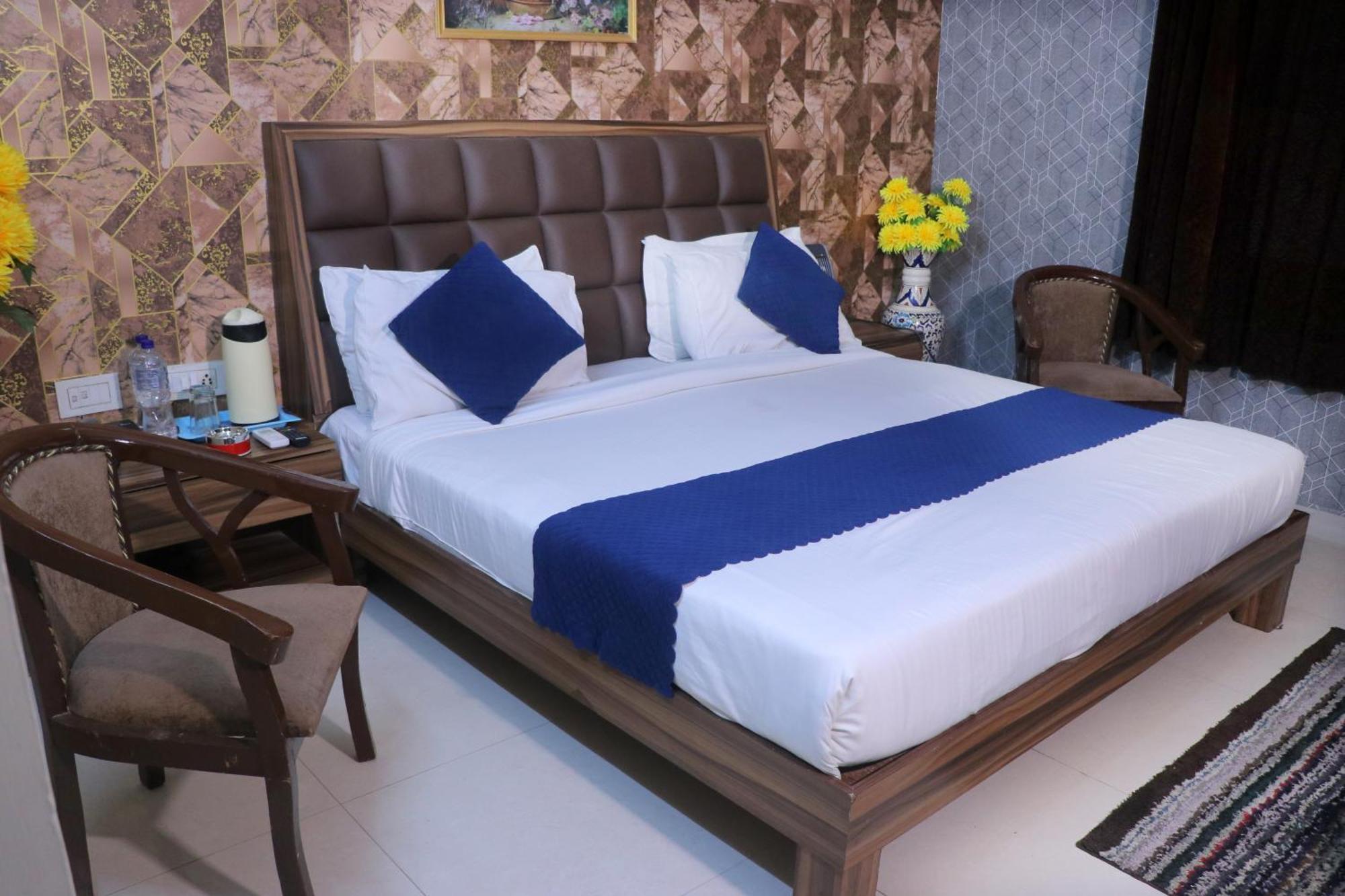 Hotel Panache Матура Екстериор снимка